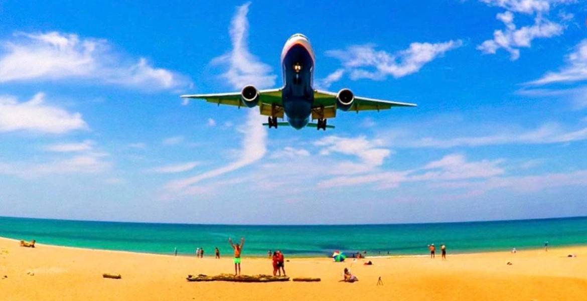 Beach with airplanes in Mai Khao or how to take the most Instagrammable photo of Phuket?
